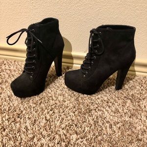 Adorable black heels with laces!